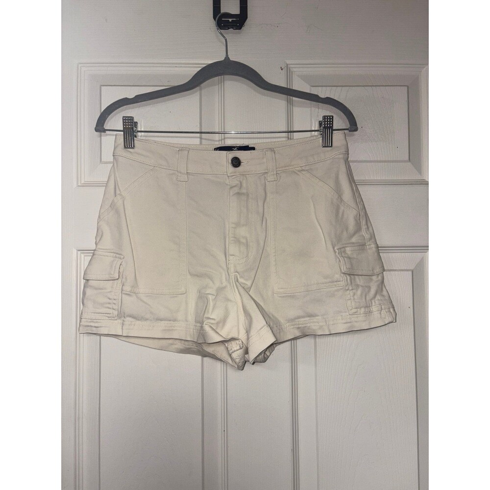 LIKE NEW Hollister Cream Ultra High-Rise Mom Shorts 3” | Women’s 28